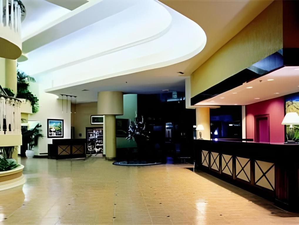 Ontario Gateway Hotel מראה חיצוני תמונה